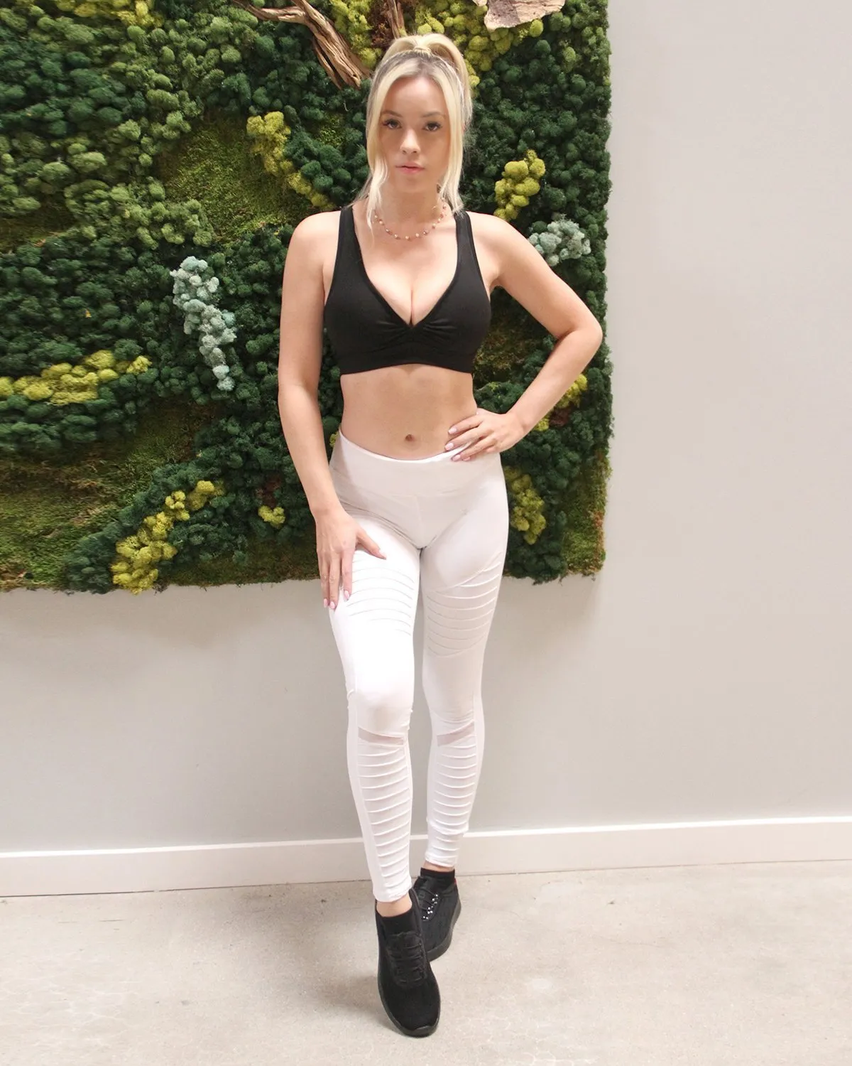 Athletique Low-Waisted Ribbed